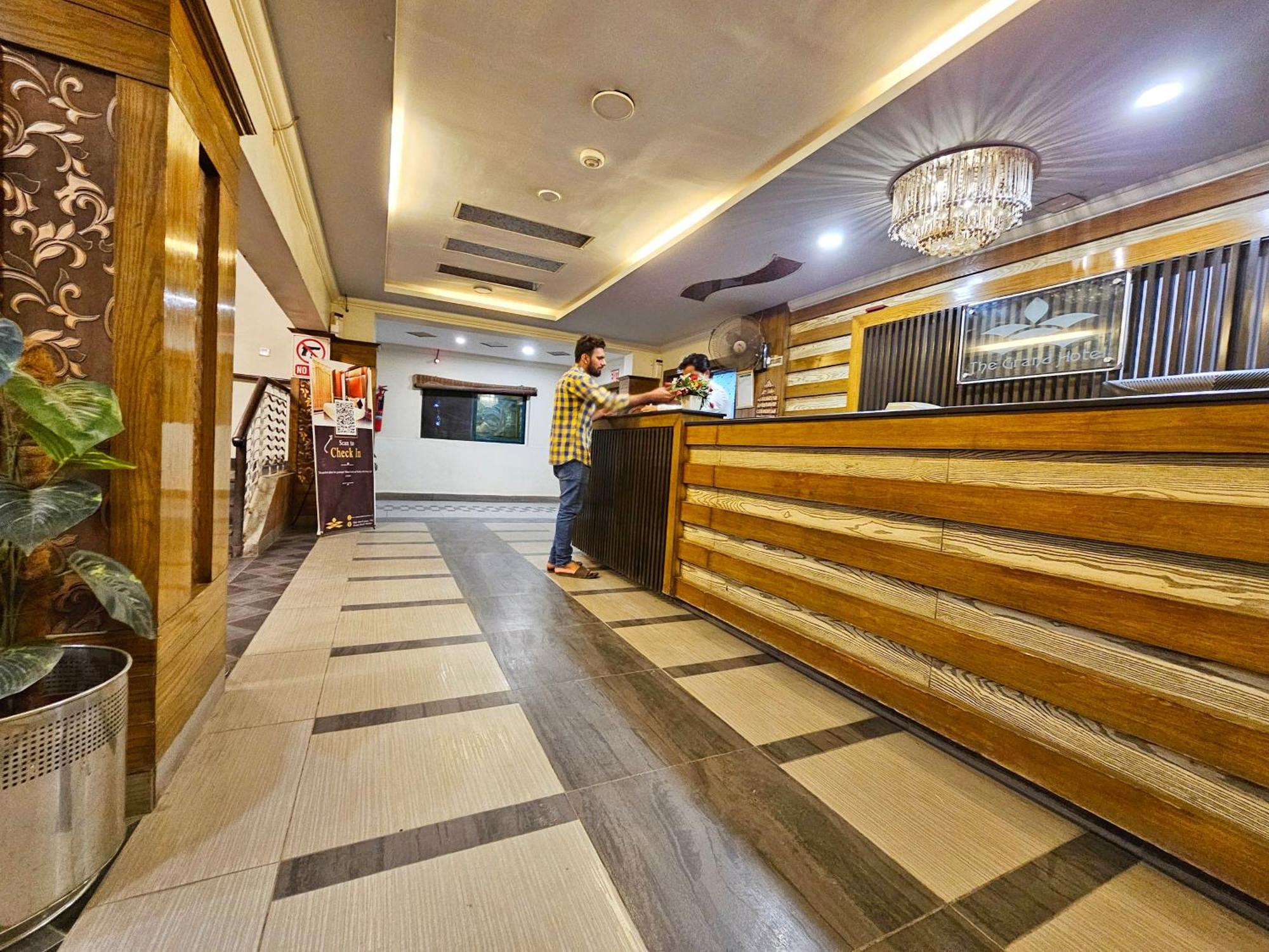 The Grand Hotel ملتان المظهر الخارجي الصورة